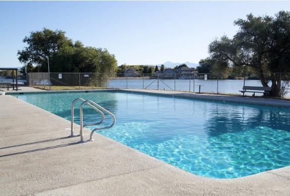 Exterior, Pool