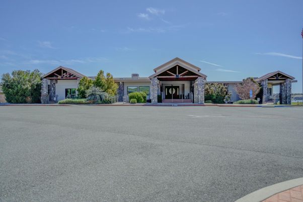 Exterior, Facade, Ranch