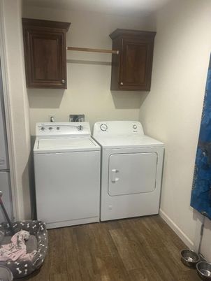 Interior, Utility Closets, Washer, Wood Texture Flooring