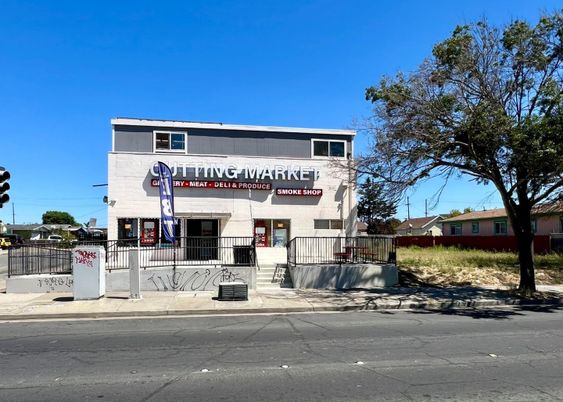 Exterior, Facade, None