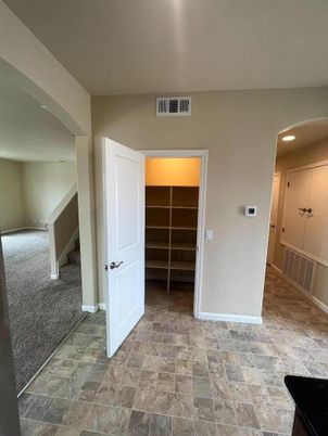 Empty room, Interior, Recessed Lighting