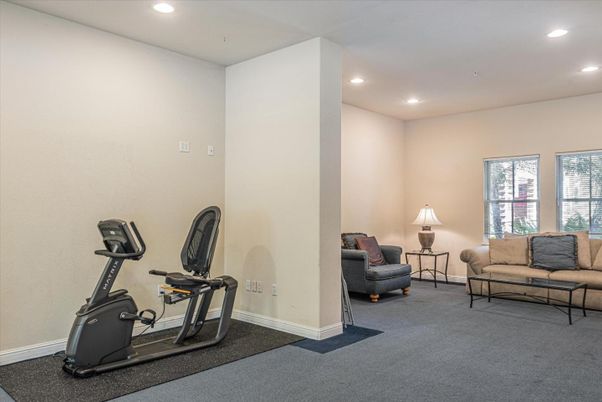 Fitness Equipment, Interior, Living room, Recessed Lighting