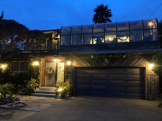 Attached, Exterior, Facade, Modern