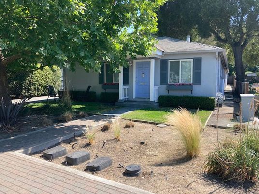 Backyard, Exterior, Facade, Ranch