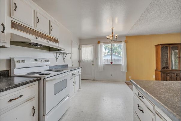 Chandelier, Interior, Kitchen