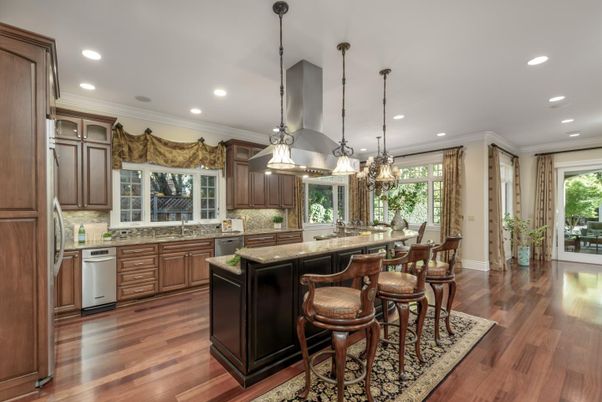 Dining room, Interior, Kitchen, Pendant Lights, Recessed Lighting, Stainless Steel Appliances, Wood Texture Flooring