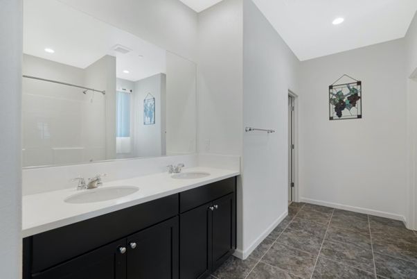 Bathroom, Dual Sink Vanities, Interior, Recessed Lighting