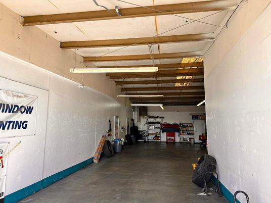 Garage, Interior, Wooden Beams