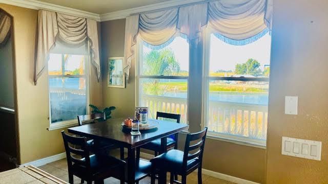 Dining room, Interior, Water