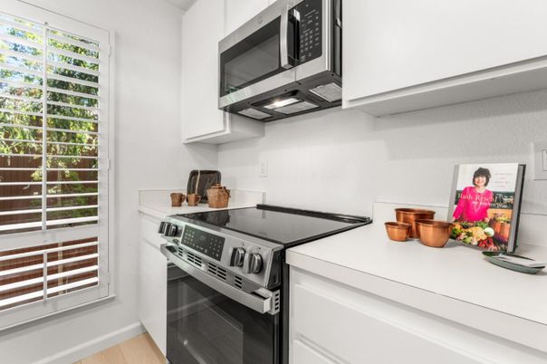 Interior, Kitchen, Washer, Wood Texture Flooring