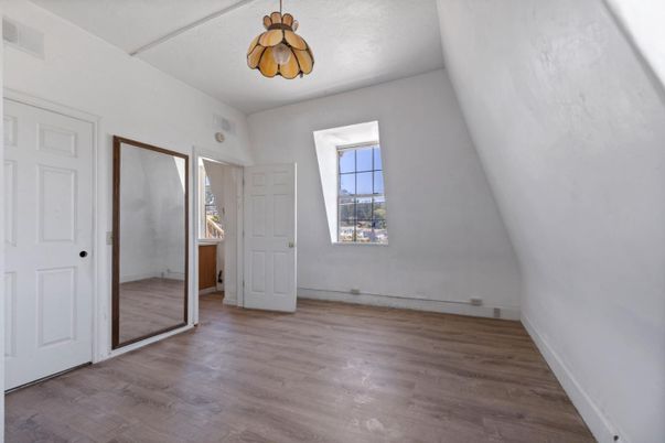 Empty room, Interior, Pendant Lights, Wood Texture Flooring
