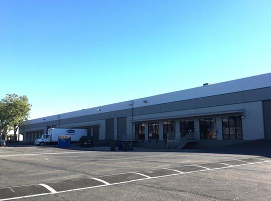 Exterior, Facade, Modern