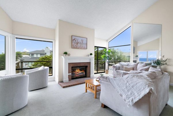 Fireplace, Interior, Living room, Water