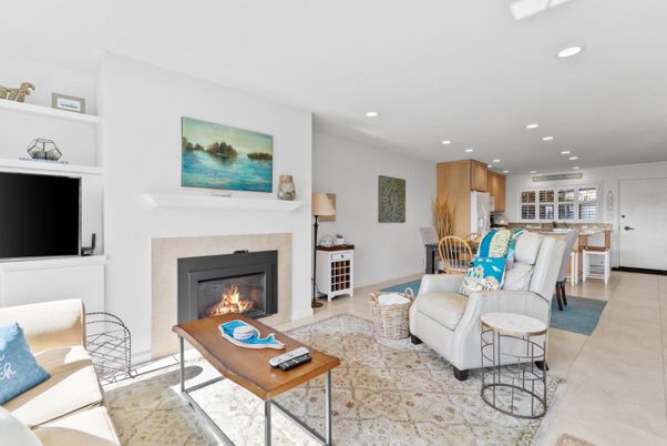 Dining room, Fireplace, Interior, Kitchen, Living room, Recessed Lighting