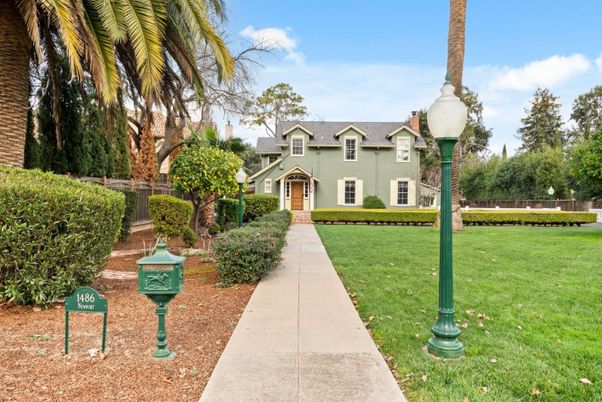 Backyard, Exterior, Facade, French Provincial