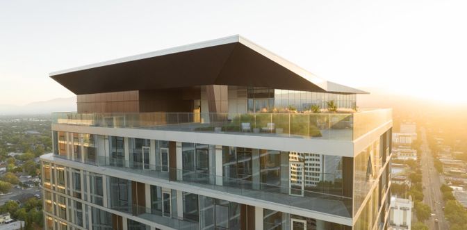 Exterior, Facade, Modern