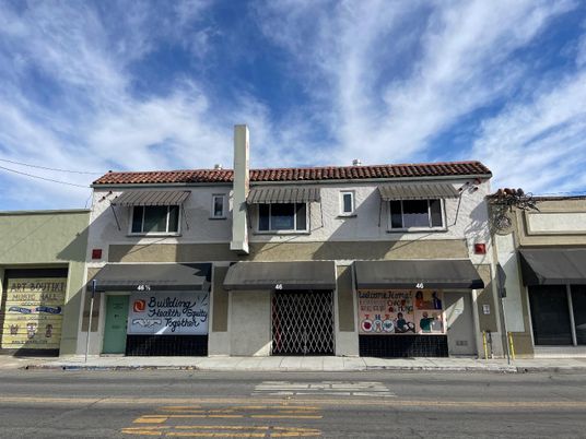 Attached, Exterior, Facade, Mediterranean