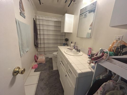 Bathroom, Interior, Tile Countertops