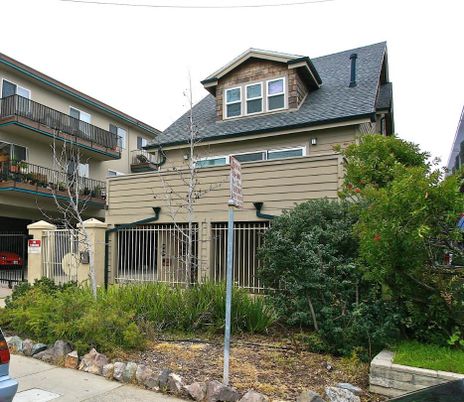 Exterior, Facade, Queen Anne Victorian