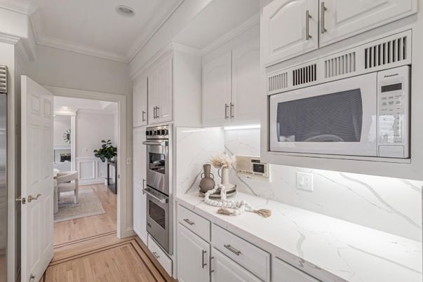 Interior, Kitchen, Stainless Steel Appliances, Wood Texture Flooring