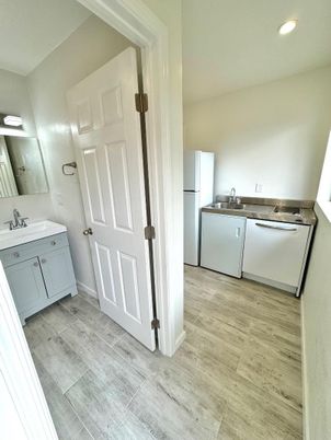 Bathroom, Interior, Kitchen, Recessed Lighting, Wood Texture Flooring