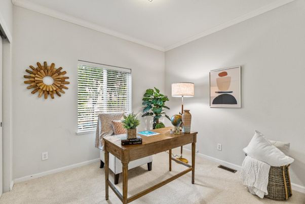 Home Office, Interior