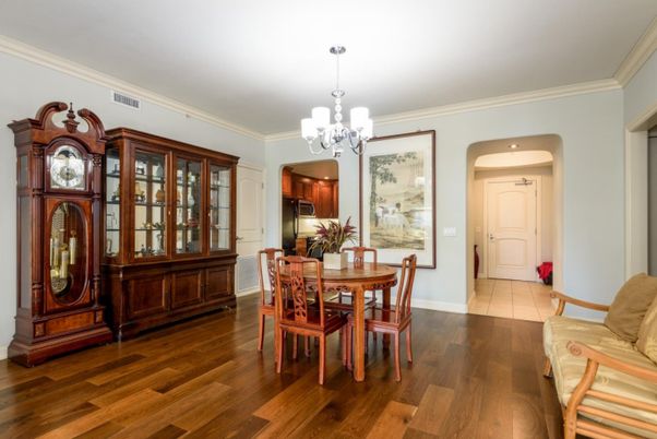 Chandelier, Dining room, Interior, Recessed Lighting, Wood Texture Flooring