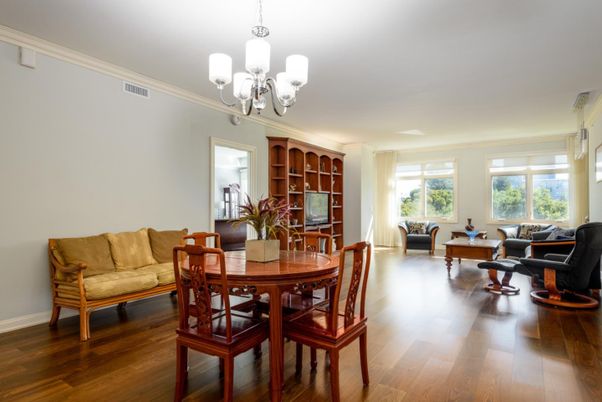 Chandelier, Dining room, Interior, Living room, Wood Texture Flooring