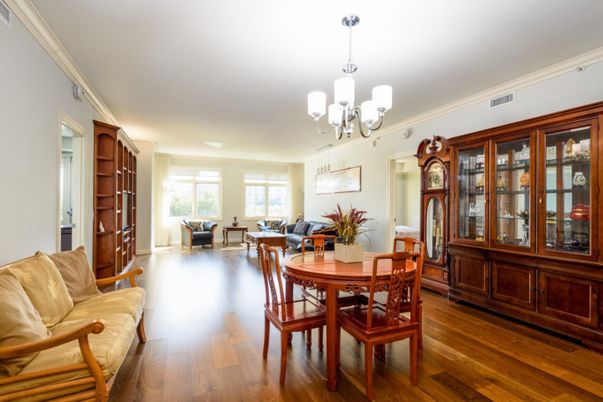 Chandelier, Dining room, Interior, Living room, Wood Texture Flooring