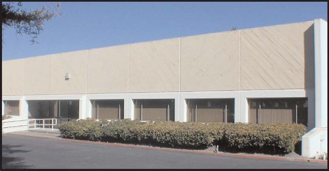 Exterior, Facade, Modern