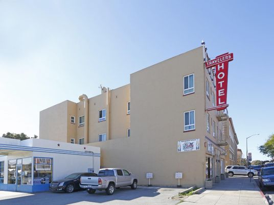Exterior, Facade, Modern
