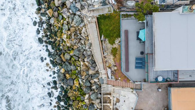 Exterior, Drone