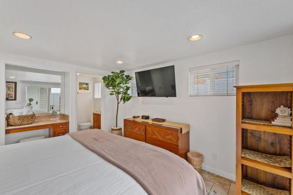 Bathroom, Bedroom, Interior, Recessed Lighting