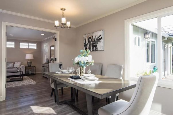 Chandelier, Dining room, Interior, Recessed Lighting, Wood Texture Flooring