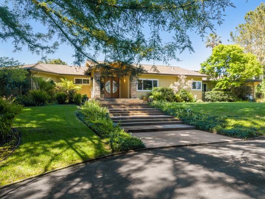 Backyard, Exterior, Facade, Ranch
