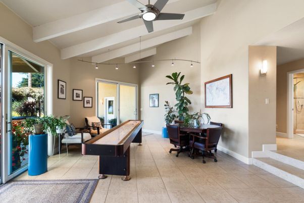 Billiard Table, Game Room, Interior
