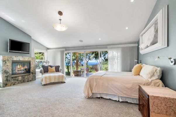 Bedroom, Fireplace, Interior, Pendant Lights, Recessed Lighting
