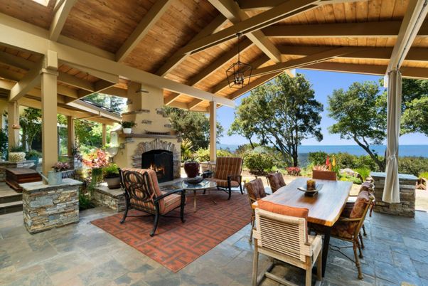 Exterior, Fireplace, Water