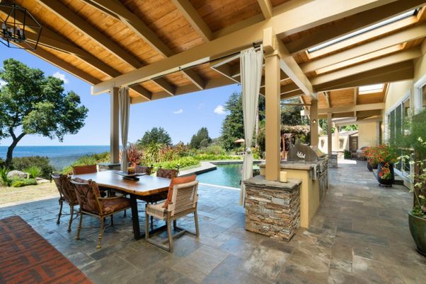 Exterior, Pool, Water