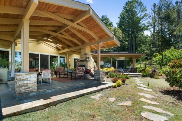 Exterior, Fireplace