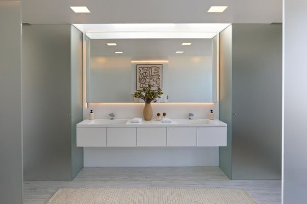 Bathroom, Dual Sink Vanities, Interior, Recessed Lighting