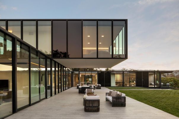 Backyard, Exterior, Facade, Modern