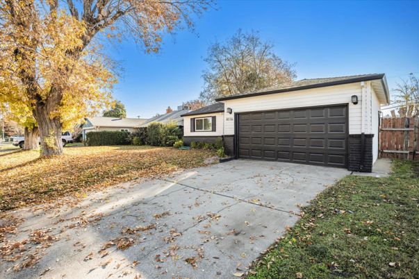 Detached Garage, Exterior