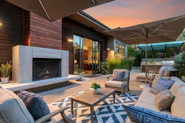 Exterior, Fireplace