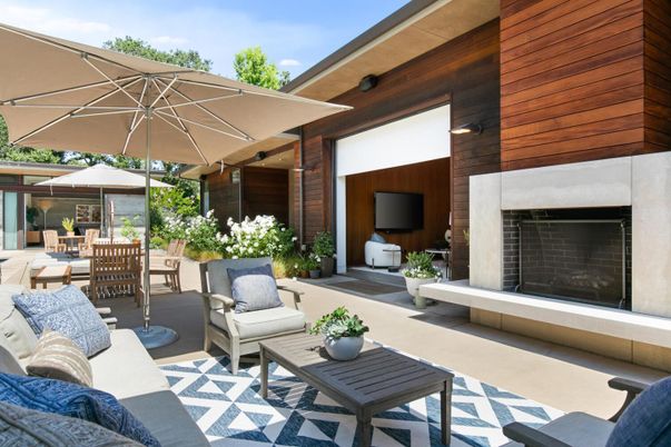 Exterior, Fireplace