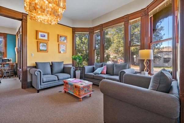 Chandelier, Interior, Living room