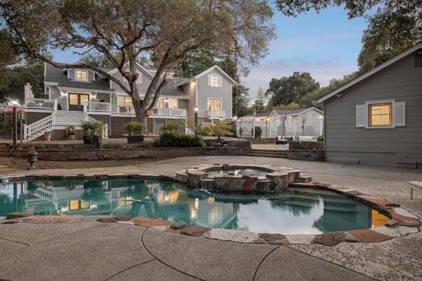 Exterior, Pool