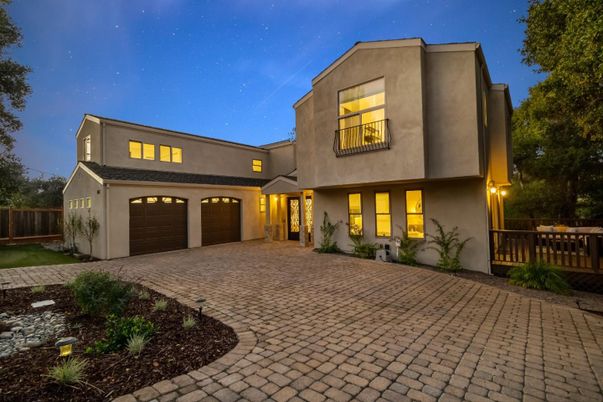 Attached, Exterior, Facade, Modern