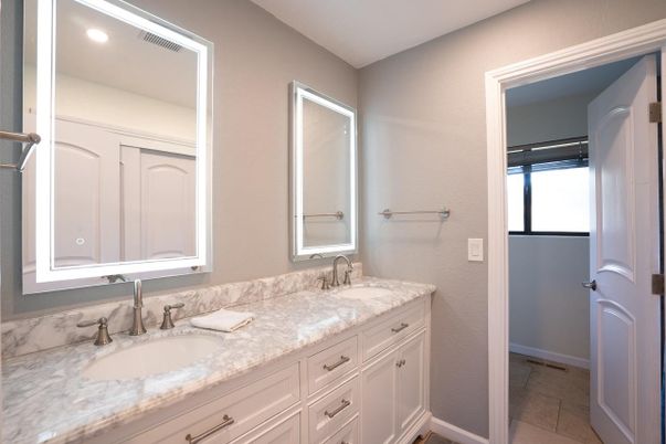 Bathroom, Dual Sink Vanities, Interior, Recessed Lighting