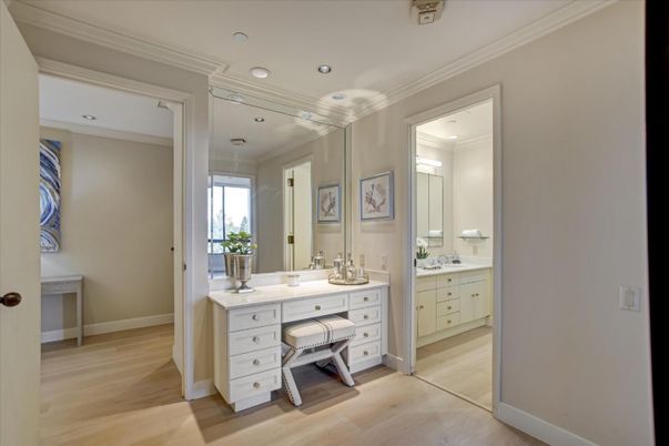 Bathroom, Interior, Recessed Lighting, Wood Texture Flooring